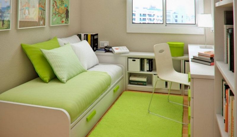 Habitación para niños pequeña en tonos verdes