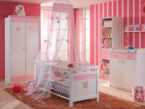 Habitación rosa con mobiliario de princesa