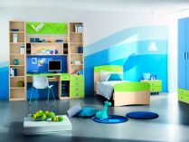 Habitación colorida y muebles modernos