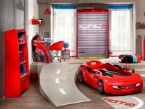 Habitación infantil de carreras de coches
