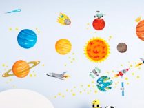Vinilos para niños de planetas y cohetes espaciales